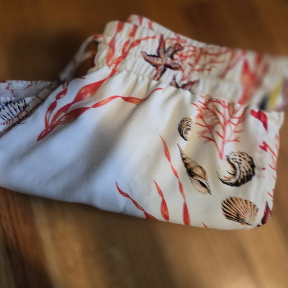 Aritzia sea themed shorts